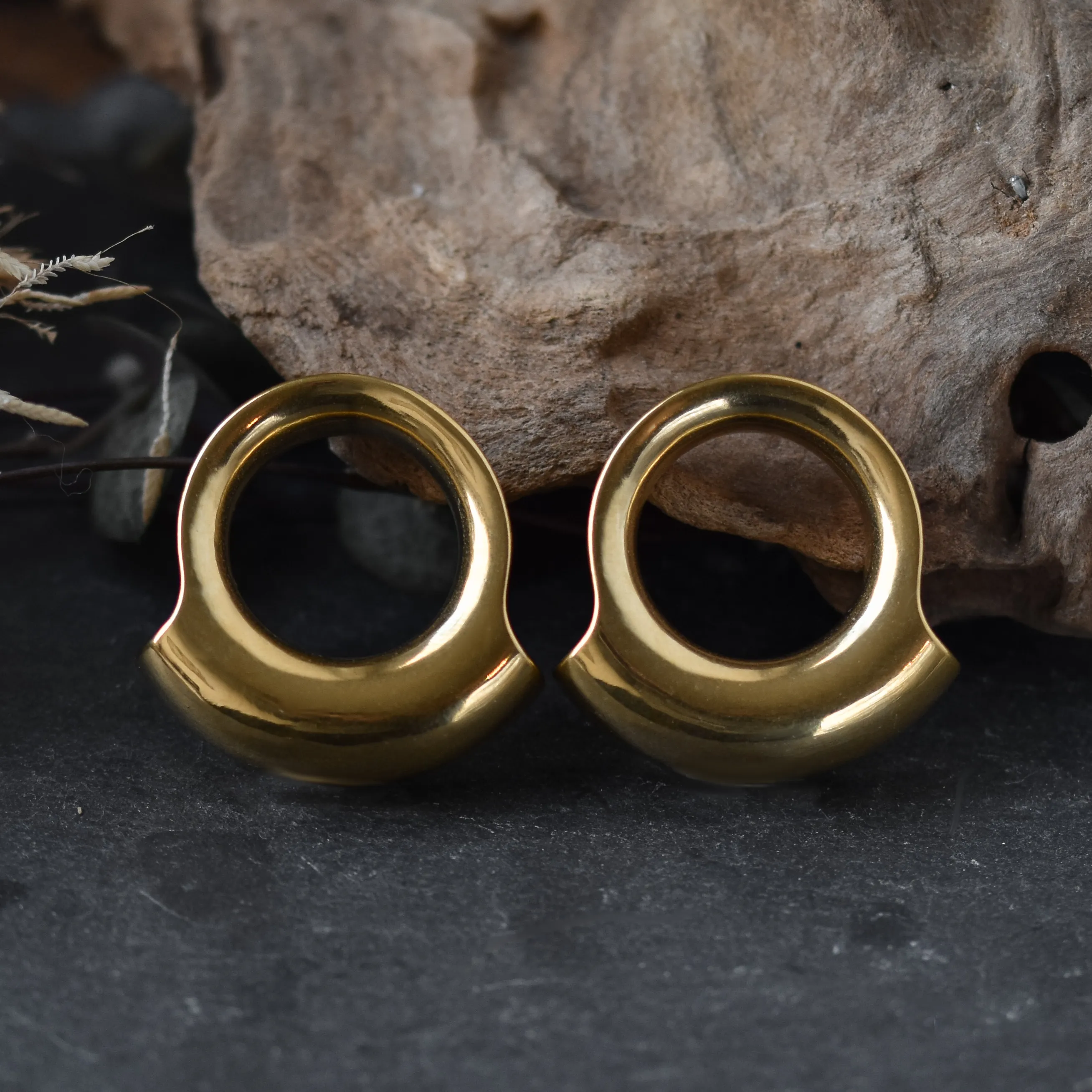Minimalistic Lobe Tunnels - Gold