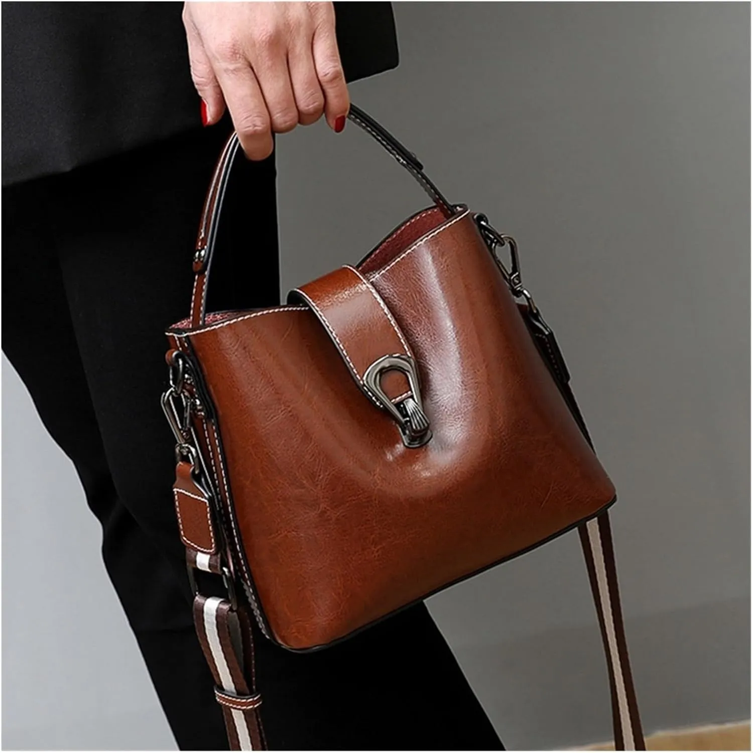 Oil Wax Leather Women's Bucket Bag Casual and Simple Handbag Large Capacity Ladies Cowhide Fashionable Crossbody