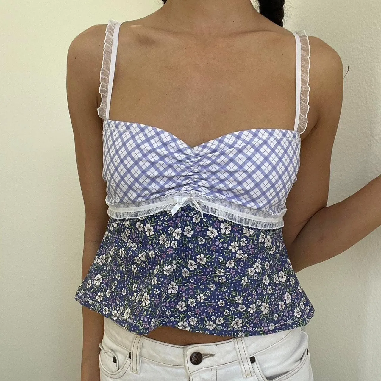 Women Y2k Spaghetti Strap Lace Camisole Sleeveless Floral Ruffle Crop Cami Top Slim Fit Going Out Tops Streetwear
